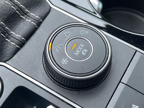 Used 2022 Volkswagen Atlas SE image 34