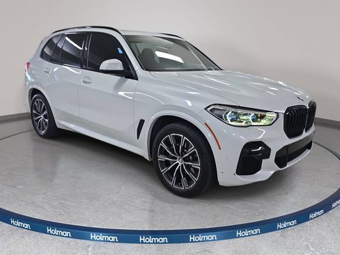 Used 2022 BMW X5 xDrive40i w/ M Sport Package AWD/4WD image 4