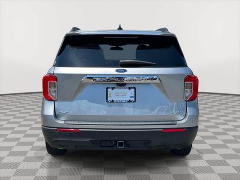 Used 2023 Ford Explorer XLT w/ Class IV Trailer Tow Package AWD/4WD image 4
