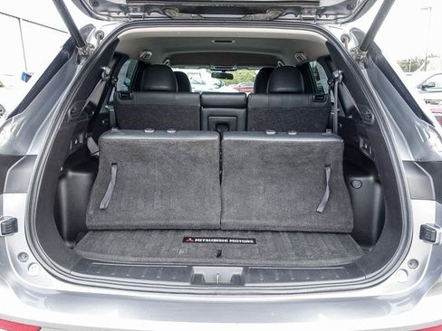 Used 2022 Mitsubishi Outlander SE image 6