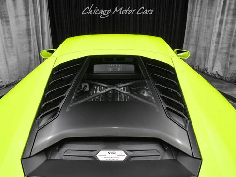 Used 2020 Lamborghini Huracan EVO image 37