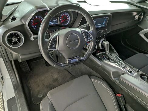 Used 2018 Chevrolet Camaro LT RWD image 11
