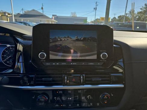 New 2025 Nissan Pathfinder SV w/ Black Appearance Package image 19