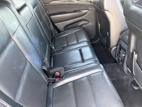 Used 2017 Jeep Grand Cherokee Overland RWD image 13