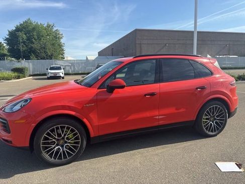 Used 2021 Porsche Cayenne E-Hybrid AWD/4WD image 1