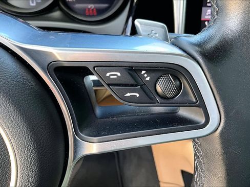 Used 2021 Porsche Macan AWD/4WD image 21
