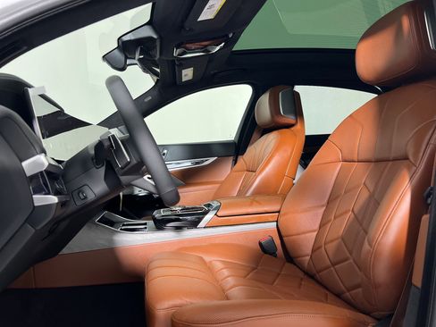 New 2026 BMW i7 eDrive50 w/ M Sport Package image 5