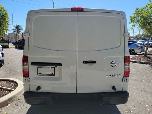 Used 2021 Nissan NV 2500 SV image 7