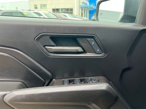 Used 2024 Chevrolet Colorado W/T image 25