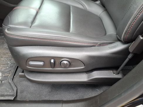 Used 2023 Chevrolet Traverse RS w/ LPO, Floor Liner Package AWD/4WD image 18