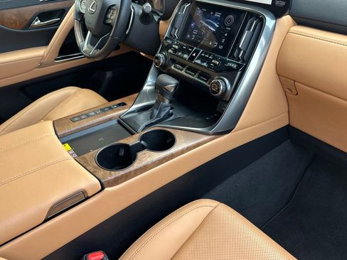 Certified 2024 Lexus LX 600 4WD w/ Luxury Package image 20