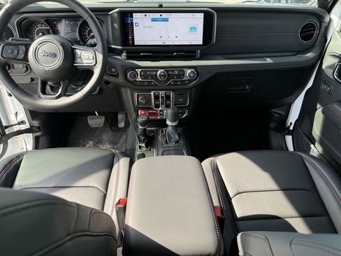 Used 2025 Jeep Wrangler Unlimited Rubicon image 26