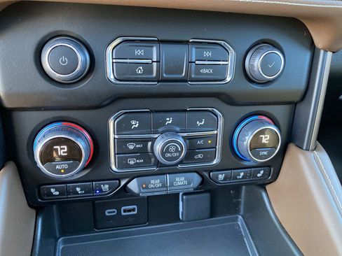 Used 2024 Chevrolet Suburban High Country w/ Premium Package 2 image 17