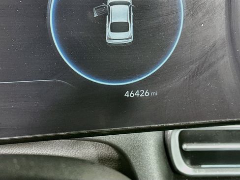Used 2025 Hyundai Elantra Limited FWD image 19