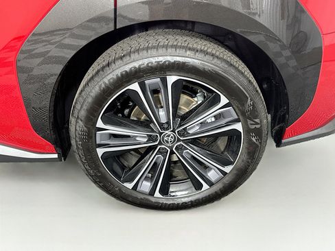 Used 2025 Toyota bZ4X FWD image 11