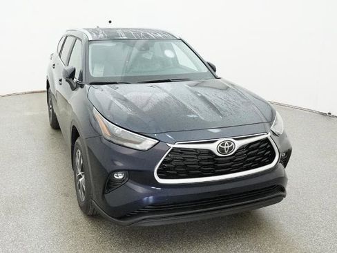 New 2026 Toyota Highlander XLE AWD/4WD image 14