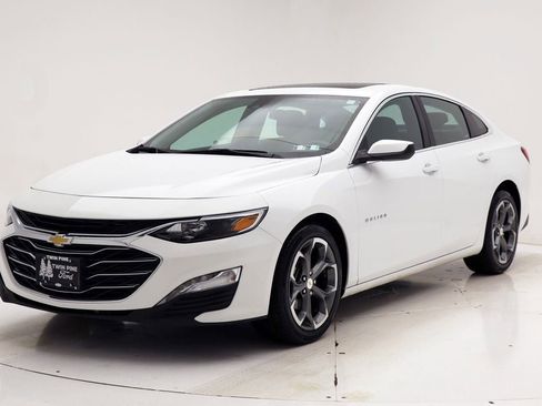 Used 2024 Chevrolet Malibu LT image 2