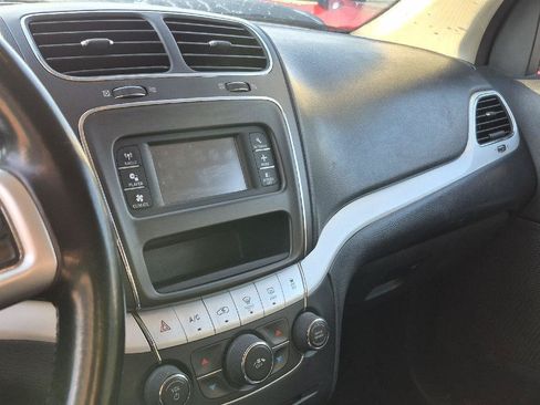 Used 2020 Dodge Journey SE w/ SE Popular Equipment Group FWD image 9