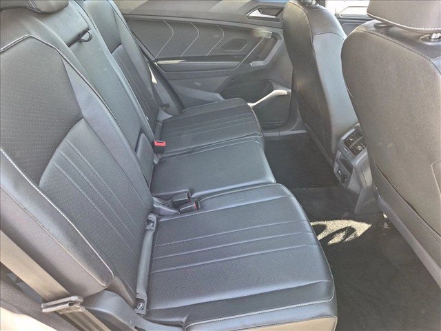 Used 2024 Volkswagen Tiguan SE AWD/4WD image 18