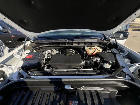 Used 2024 GMC Sierra 1500 AT4 w/ Technology Package image 31