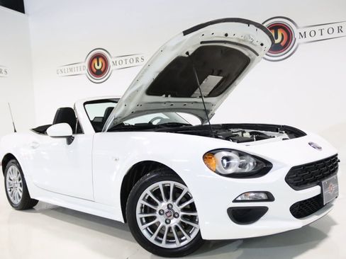 Used 2017 FIAT 124 Spider Classica image 27