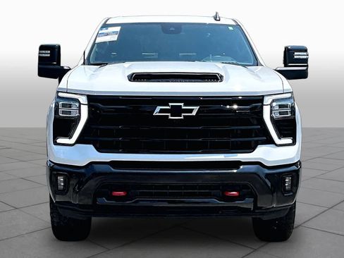 Used 2025 Chevrolet Silverado 2500 LT w/ Trail Boss Package AWD/4WD image 4
