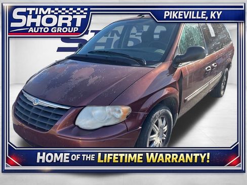 Used 2007 Chrysler Town & Country Touring image 1