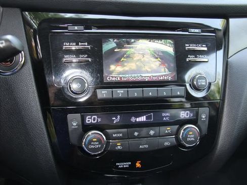 Used 2014 Nissan Rogue SV w/ SV Family Package AWD/4WD image 26
