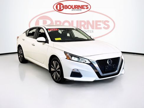 Used 2021 Nissan Altima 2.5 SV w/ SV Premium Package AWD/4WD image 1