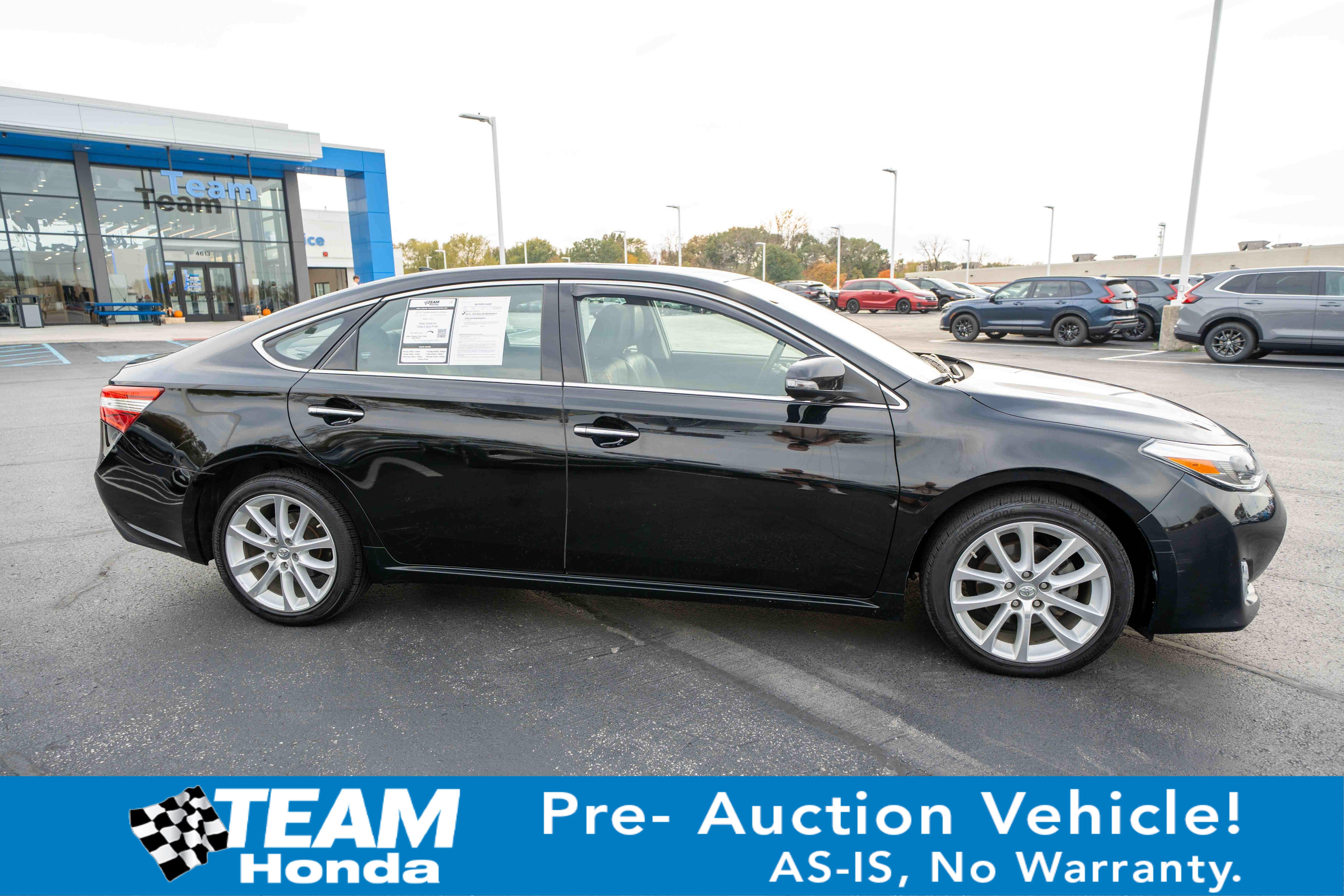 Used 2015 Toyota Avalon Limited FWD image 1