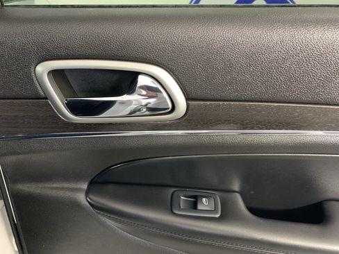 Used 2018 Jeep Grand Cherokee Limited RWD image 35