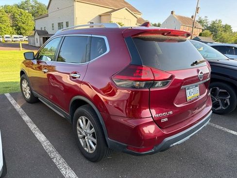 Used 2018 Nissan Rogue SV AWD/4WD image 6