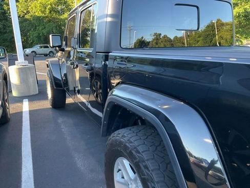 Used 2023 Jeep Gladiator Sport AWD/4WD image 10