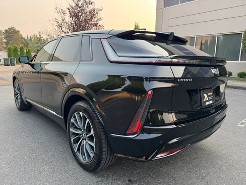 Used 2024 Cadillac Lyriq Sport AWD/4WD image 8