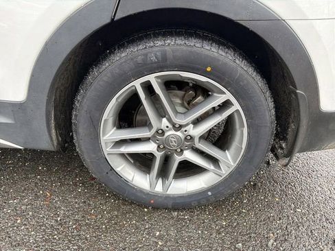 Used 2019 Hyundai Santa Fe Limited image 6