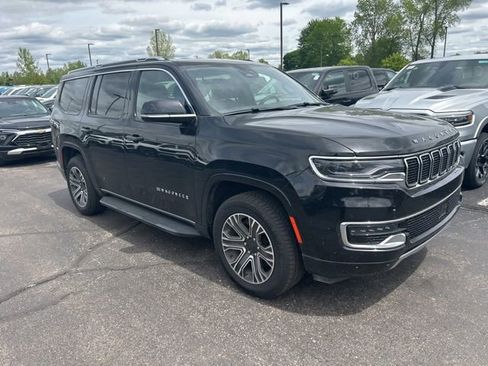 Used 2024 Jeep Wagoneer Series II AWD/4WD image 5