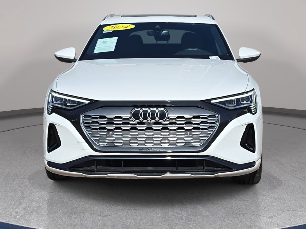 Used 2024 Audi Q8 e-tron Premium AWD/4WD image 3