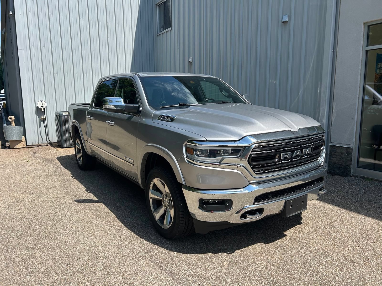 Used 2022 RAM 1500 Limited w/ Bed Utility Group AWD/4WD image 3