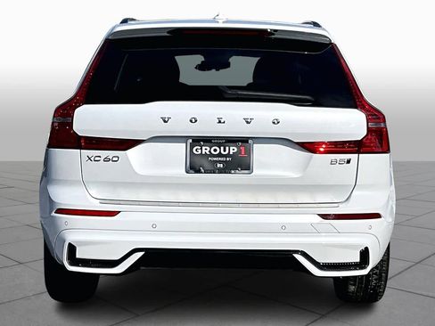 Used 2023 Volvo XC60 B5 Plus w/ Climate Package image 5