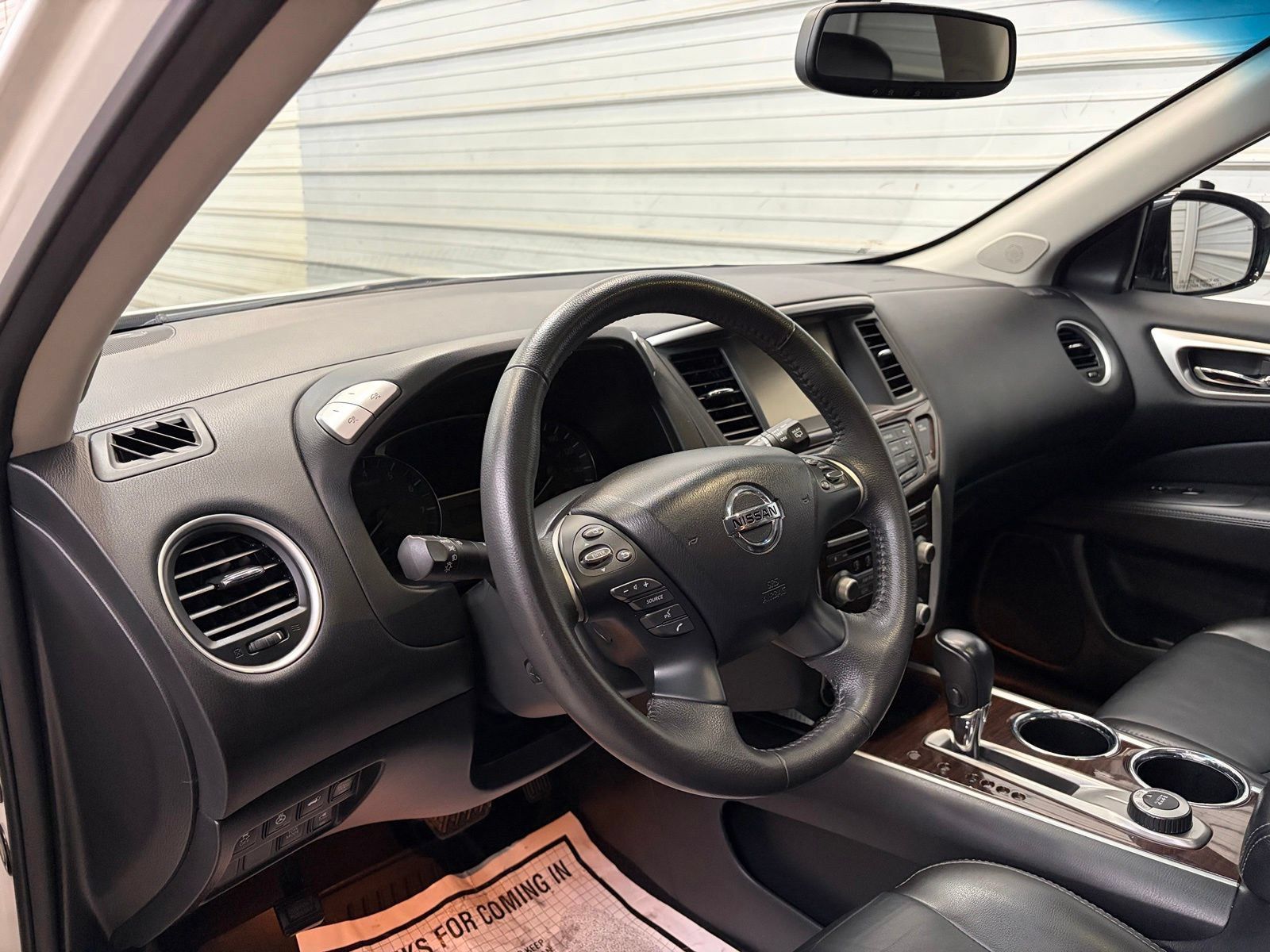 Used 2014 Nissan Pathfinder Platinum w/ Platinum Premium Package AWD/4WD image 12