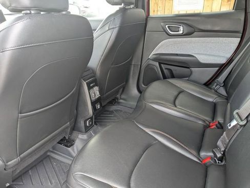 Used 2024 Jeep Compass Latitude AWD/4WD image 27