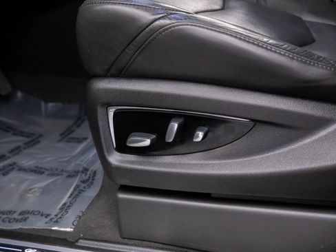 Used 2019 Cadillac Escalade Luxury image 18