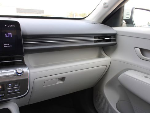 Used 2025 Hyundai Kona SEL image 29