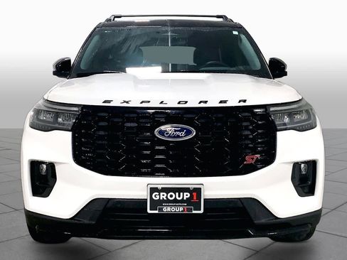 Used 2025 Ford Explorer ST AWD/4WD image 3