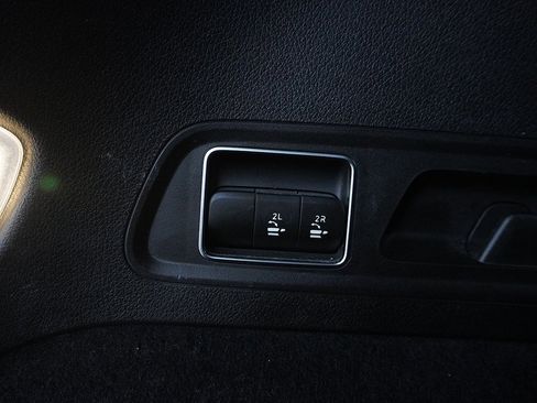 Used 2022 Mercedes-Benz GLS 450 4MATIC image 27