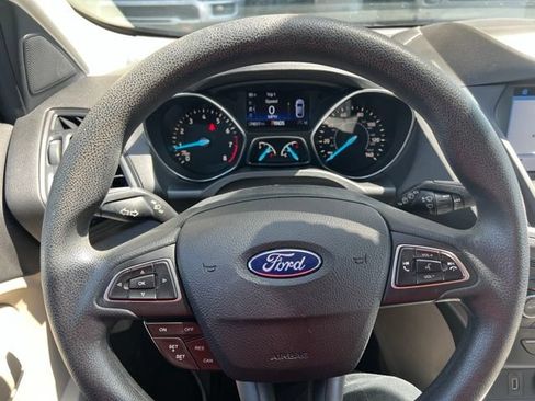 Used 2019 Ford Escape SE FWD image 10