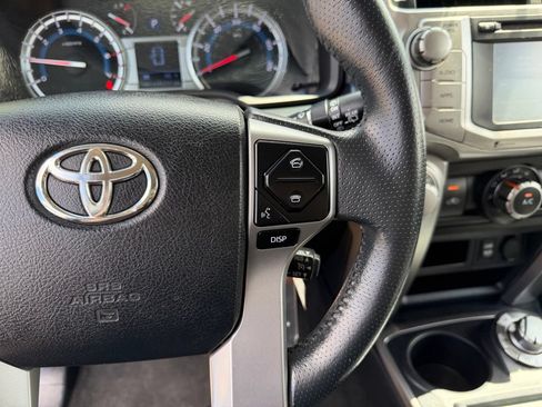 Used 2016 Toyota 4Runner SR5 AWD/4WD image 17