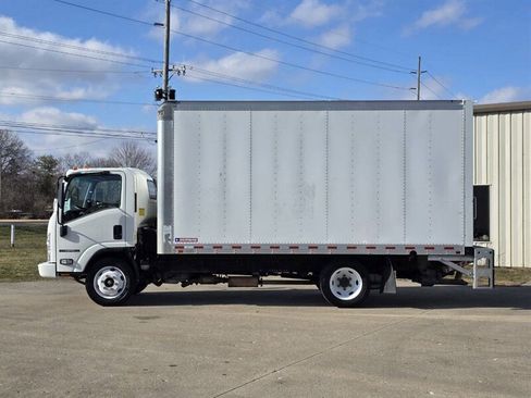 Used 2021 Isuzu NPR image 6