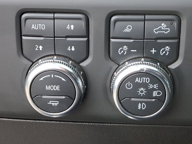 Used 2024 GMC Sierra 2500 Denali w/ Denali Reserve Package AWD/4WD image 9