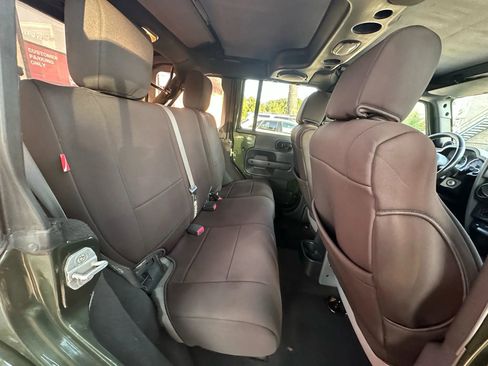 Used 2007 Jeep Wrangler Unlimited Sahara w/ Trailer Tow Group image 18